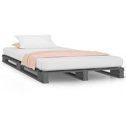 Foto van The living store palletbed - klassiek houten bedframe - 200x90x11 cm - grijs - massief grenenhout