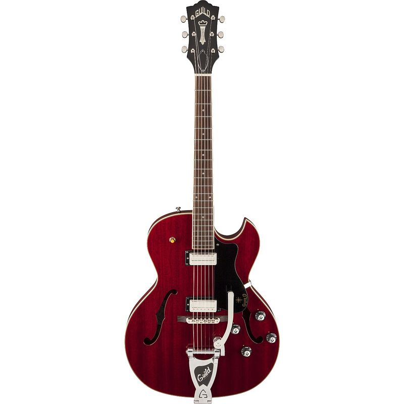 Foto van Guild starfire iii cherry red semi-hollow body