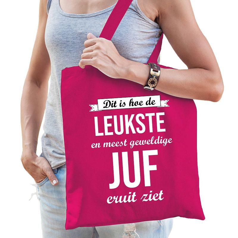 Foto van Leukste juf kado tas voor verjaardag van een lerares roze dames - feest boodschappentassen