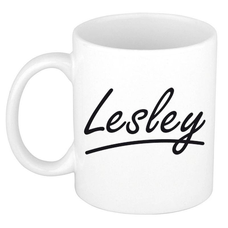 Foto van Naam cadeau mok / beker lesley met sierlijke letters 300 ml - naam mokken