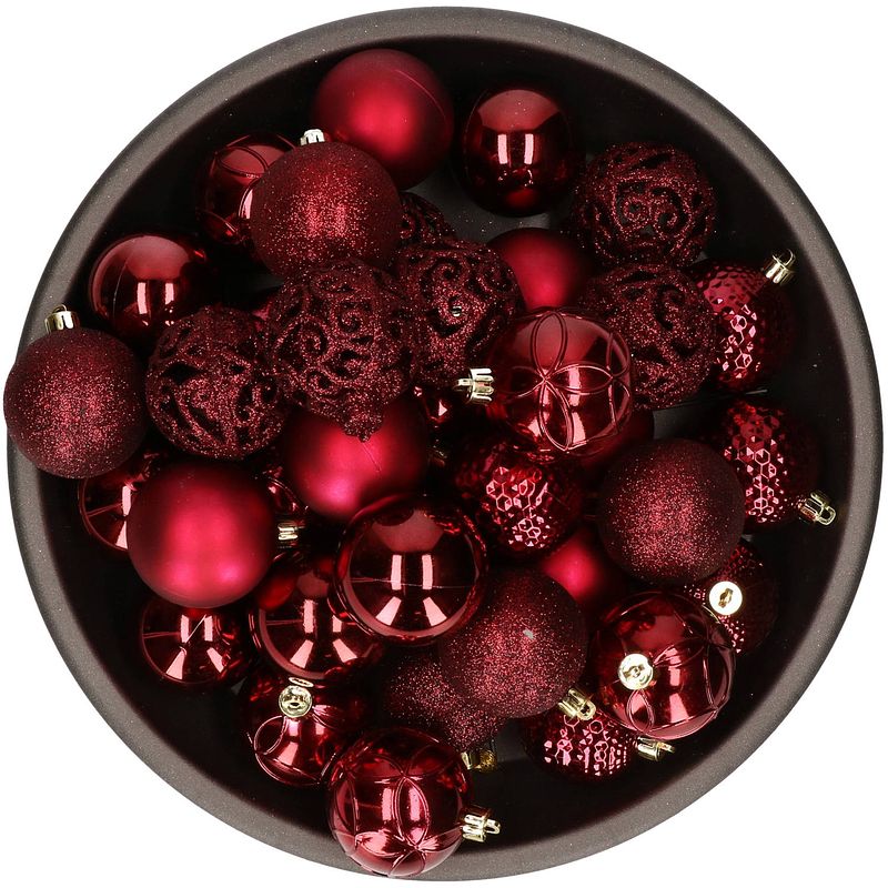 Foto van 37x stuks kunststof kerstballen donkerrood (oxblood) 6 cm glans/mat/glitter mix - kerstbal