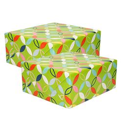 Foto van 3x inpakpapier/cadeaupapier groen met bloem figuren motief 200 x 70 cm rol - cadeaupapier