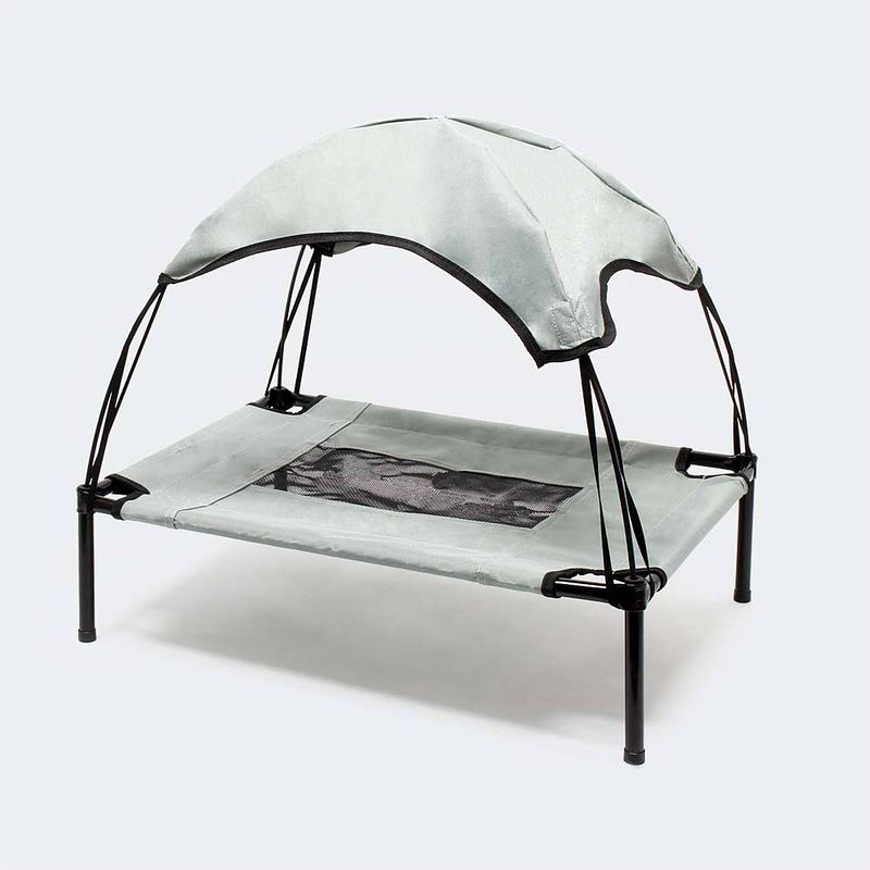 Foto van Honden ligbed met zonnedak - grote hondenbed stretcher met uv canopy - hondenstretcher met zonnetent - xxl - 122 x 91...