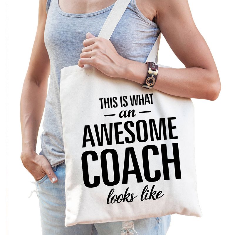 Foto van Awesome / geweldige coach cadeau tas wit voor dames en heren - feest boodschappentassen
