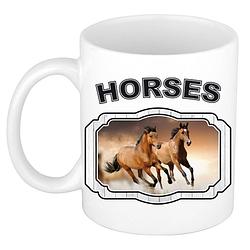 Foto van Dieren bruin paard beker - horses/ paarden mok wit 300 ml - feest mokken