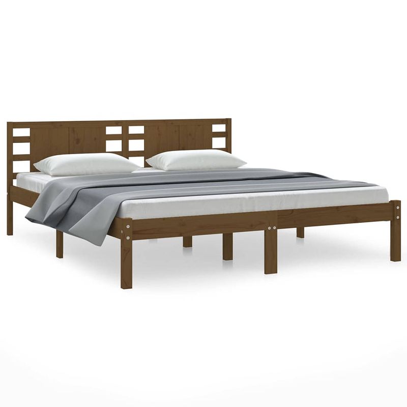 Foto van The living store houten bedframe - 180x200 cm - honingbruin - massief grenenhout