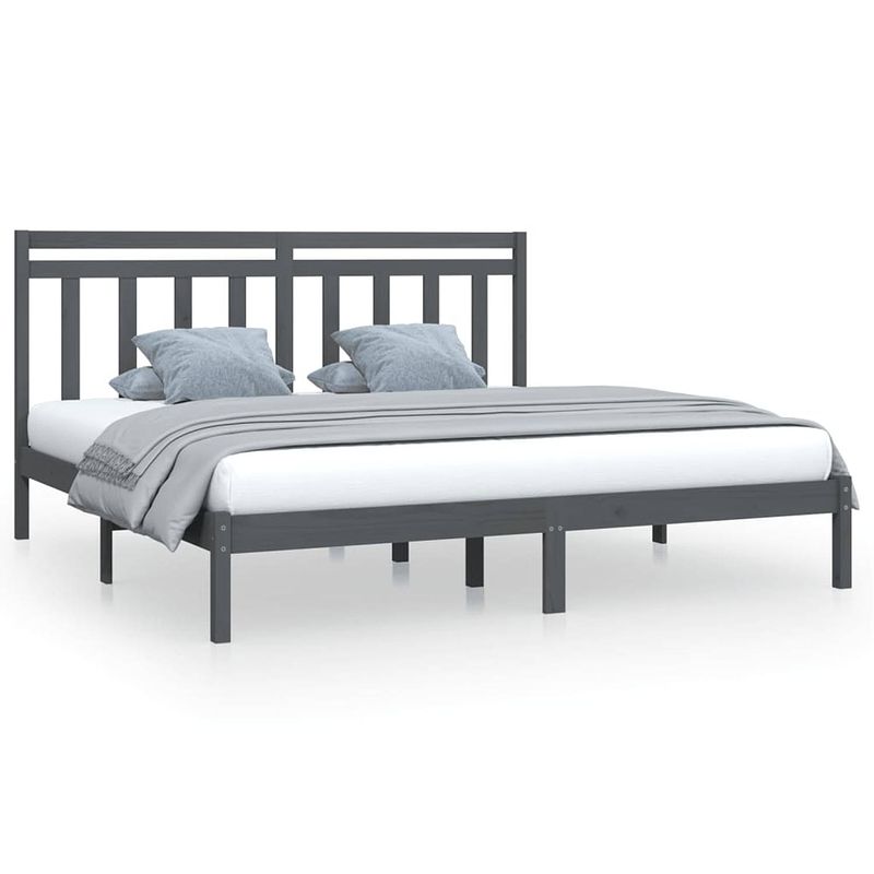 Foto van The living store bed the living store grenenhouten bedframe - 205.5 x 205.5 x 31 cm - grijs