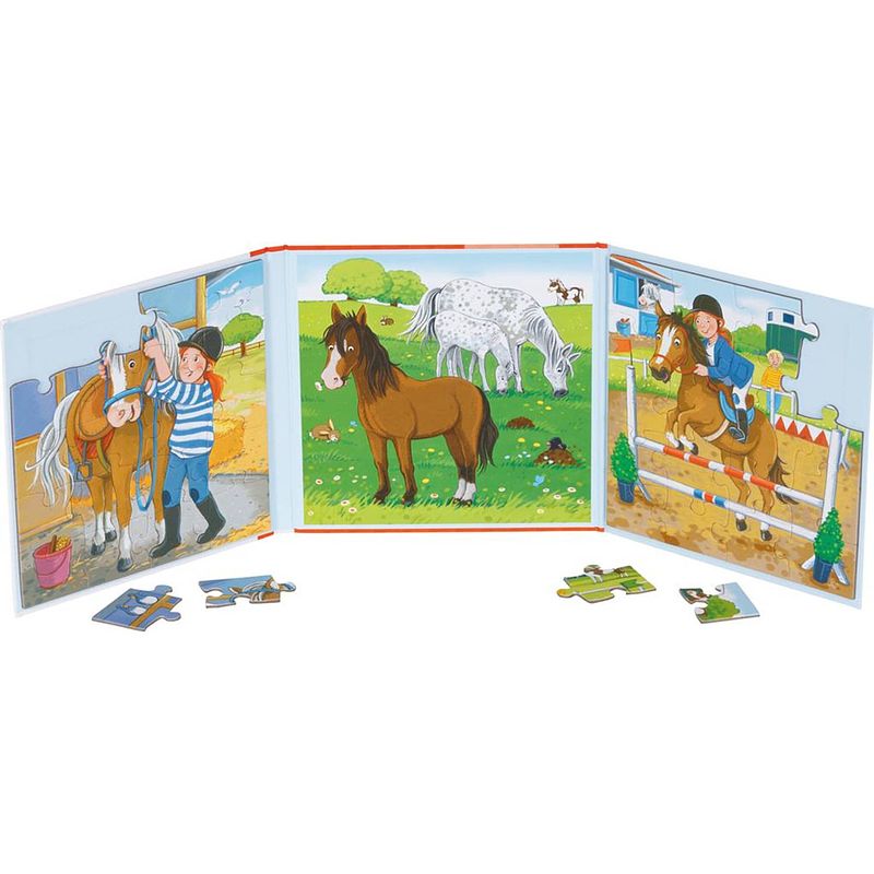 Foto van Goki puzzle book horse-riding stable