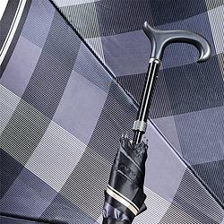 Foto van Gastrock paraplu wandelstok - verstelbaar - satijn stof - paars - derby handvat - doorsnede 94 cm - max 94 cm lang