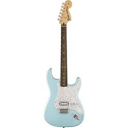 Foto van Fender tom delonge stratocaster rw daphne blue elektrische gitaar met deluxe gigbag