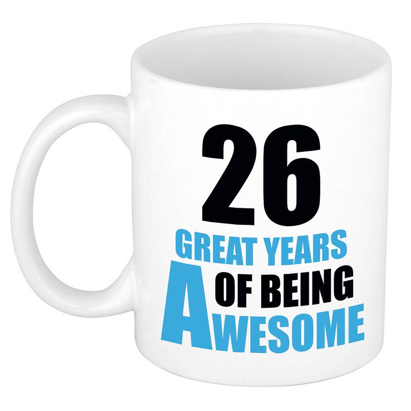 Foto van 26 great years of being awesome cadeau mok / beker wit en blauw - feest mokken