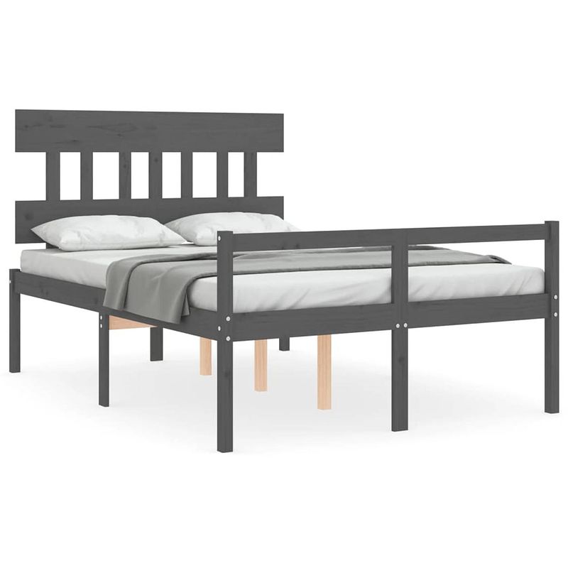 Foto van The living store massief grenenhouten bedframe - grijs - 205.5 x 125.5 x 81 cm - multiplex lattenbodem