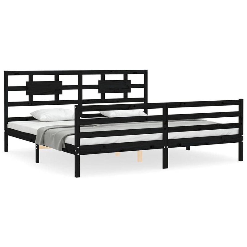 Foto van The living store bedframe - massief grenenhout - 205.5 x 205.5 x 100 cm - zwart - montage vereist