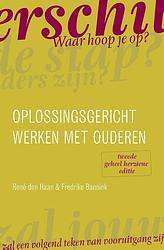 Foto van Oplossingsgericht werken met ouderen - fredrike bannink, rené den haan - paperback (9789043036511)