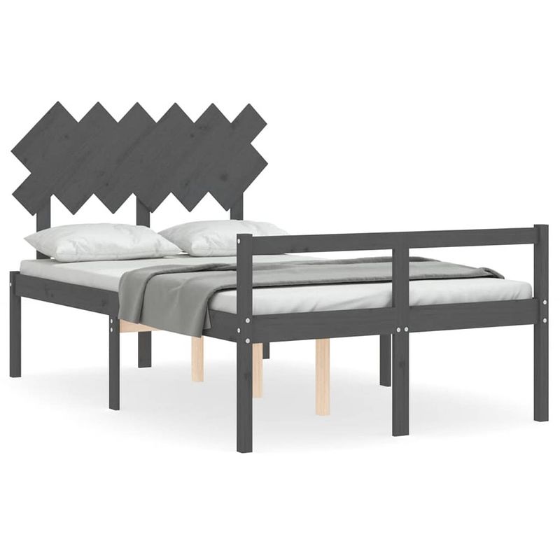 Foto van The living store bedframe - massief grenenhout - grijs - 205.5 x 125.5 x 80.5 cm - geschikt voor matras 120 x 200 cm -