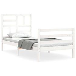 Foto van The living store massief grenenhouten bedframe - wit - 205.5 x 95.5 x 104 cm - multiplex lattenbodem